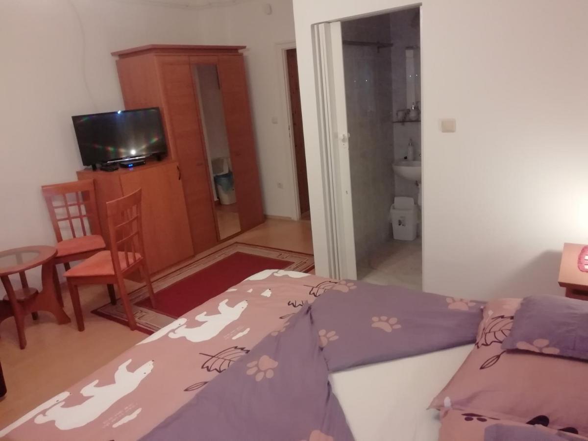 Asta La Vista Vendeghaz Hotell Miskolc Exteriör bild
