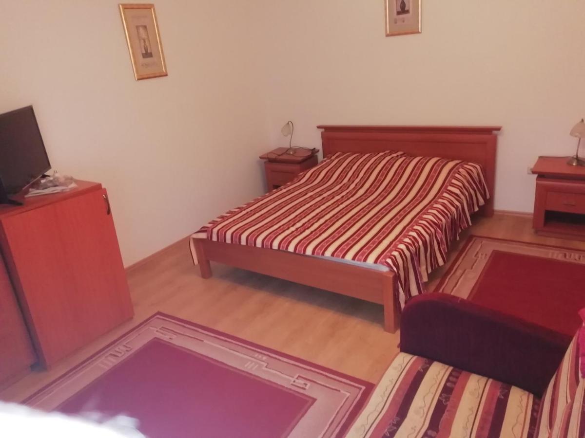 Asta La Vista Vendeghaz Hotell Miskolc Exteriör bild