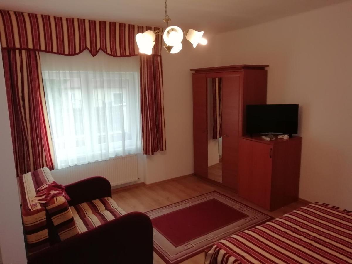 Asta La Vista Vendeghaz Hotell Miskolc Exteriör bild