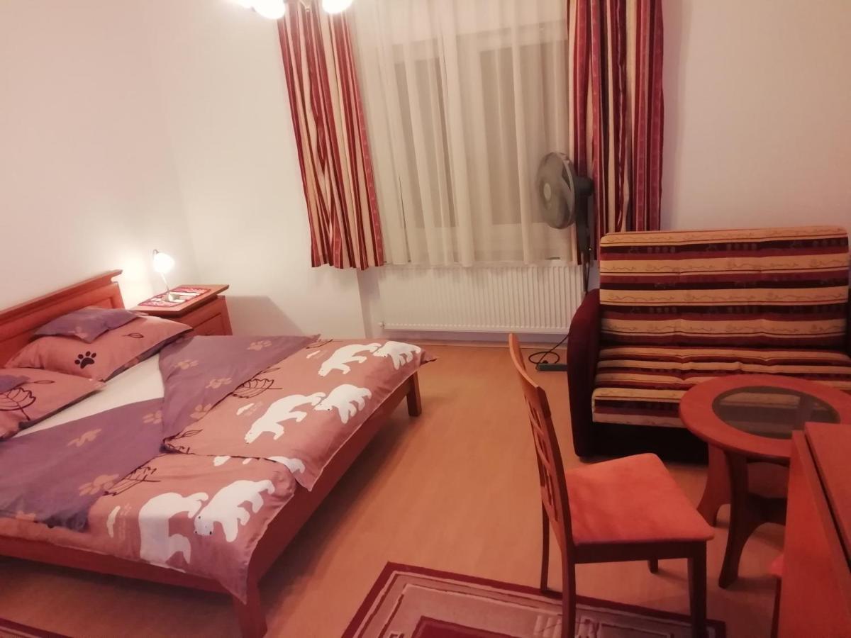 Asta La Vista Vendeghaz Hotell Miskolc Exteriör bild