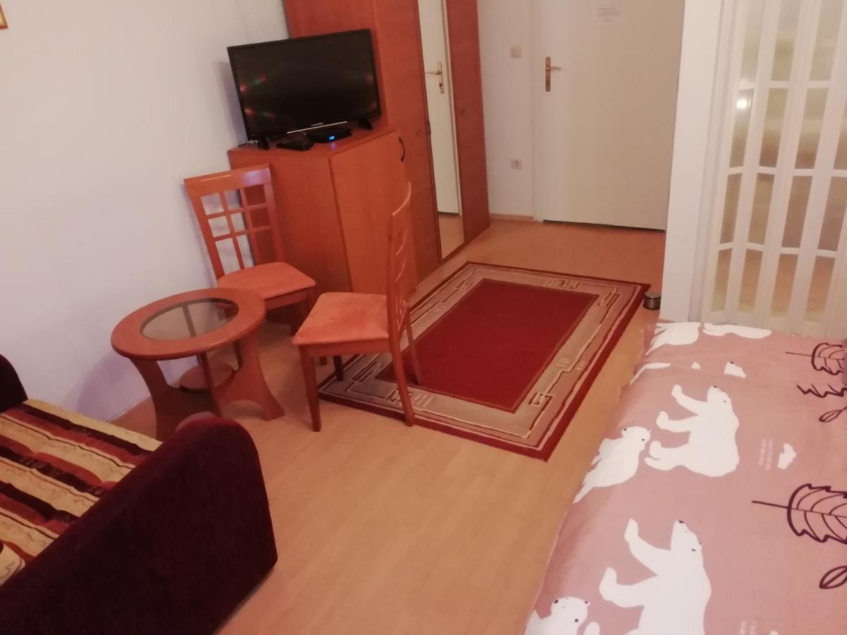 Asta La Vista Vendeghaz Hotell Miskolc Exteriör bild