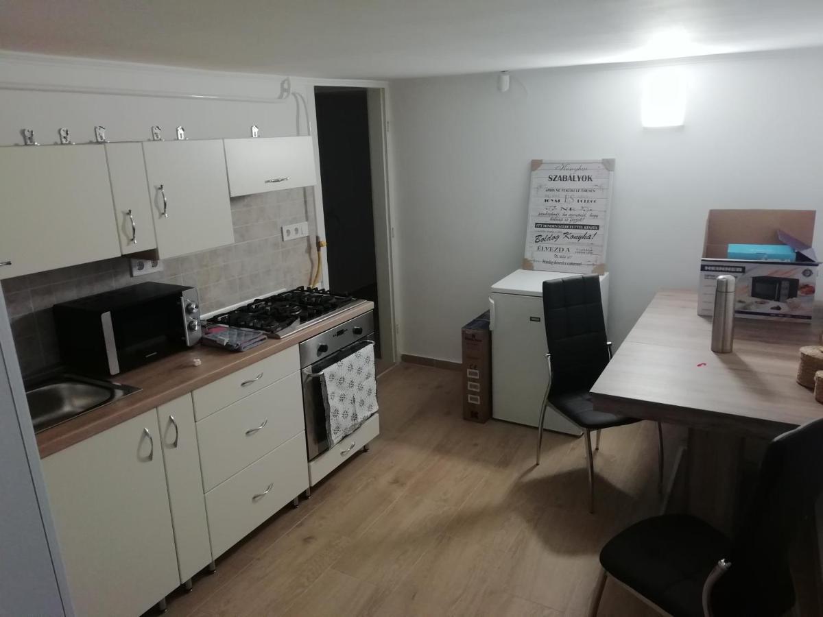 Asta La Vista Vendeghaz Hotell Miskolc Exteriör bild