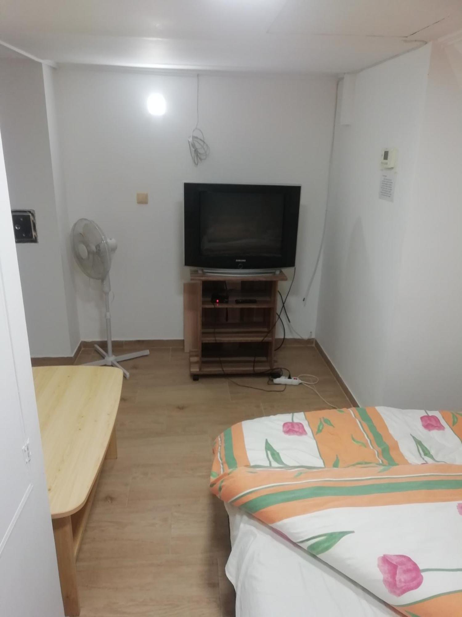Asta La Vista Vendeghaz Hotell Miskolc Exteriör bild